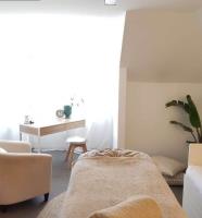 Bondi Massage and Acupuncture	 image 1